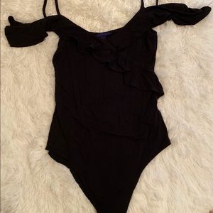 Tank top/ shoulder off